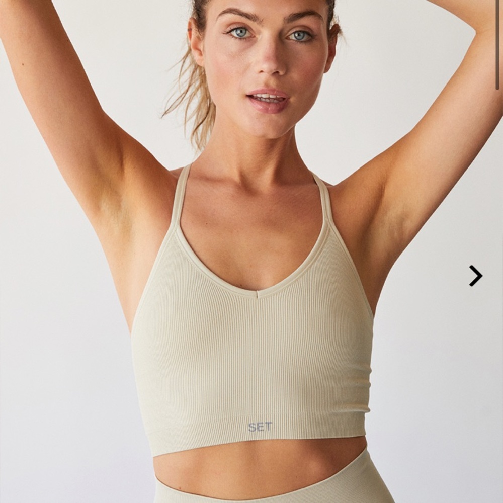 SET Active Oat Milk Ribbed V Top
